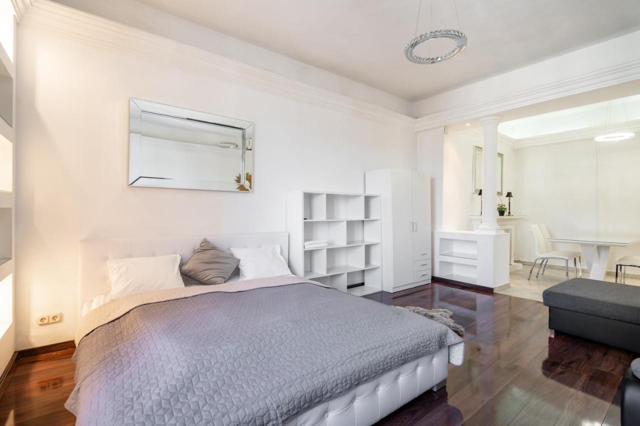 Basilica And Castle View Luxury Suite, Free Parking Reservation Needed Budapest Exterior photo
